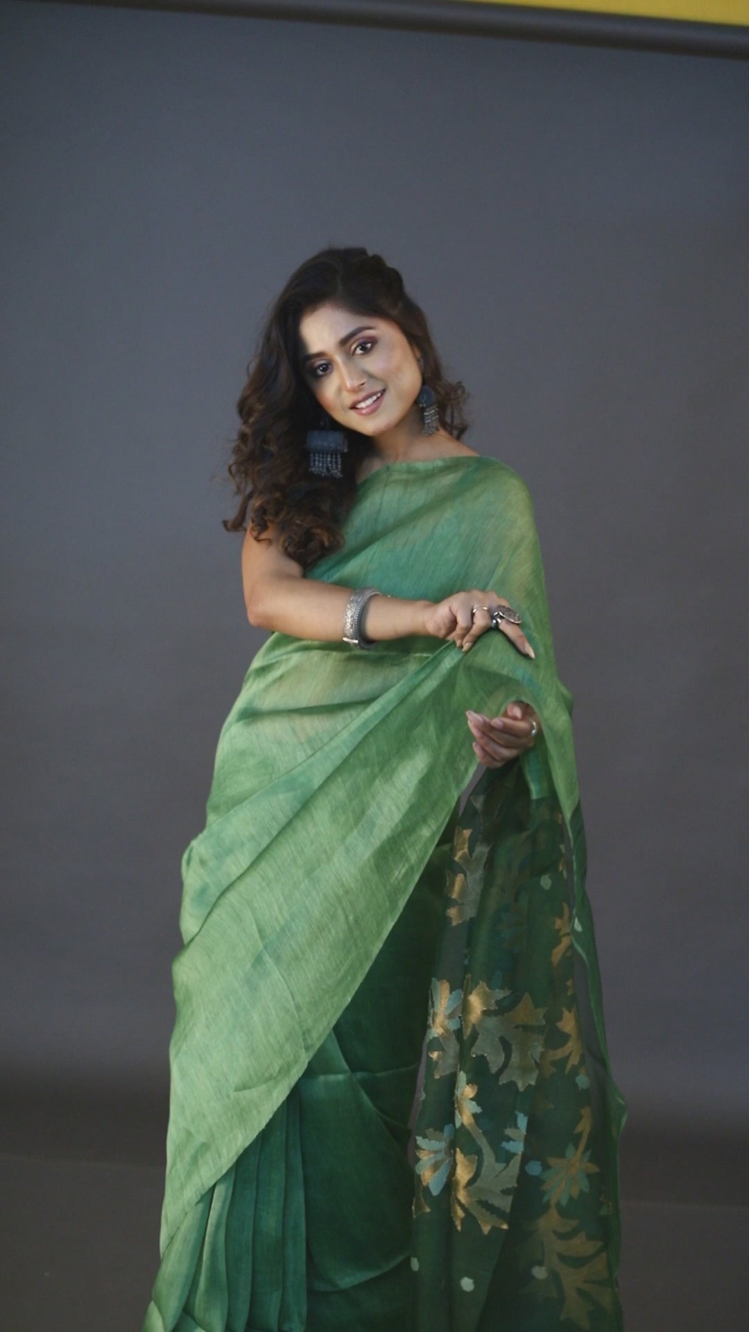 Green silk linen handwoven jamdani saree