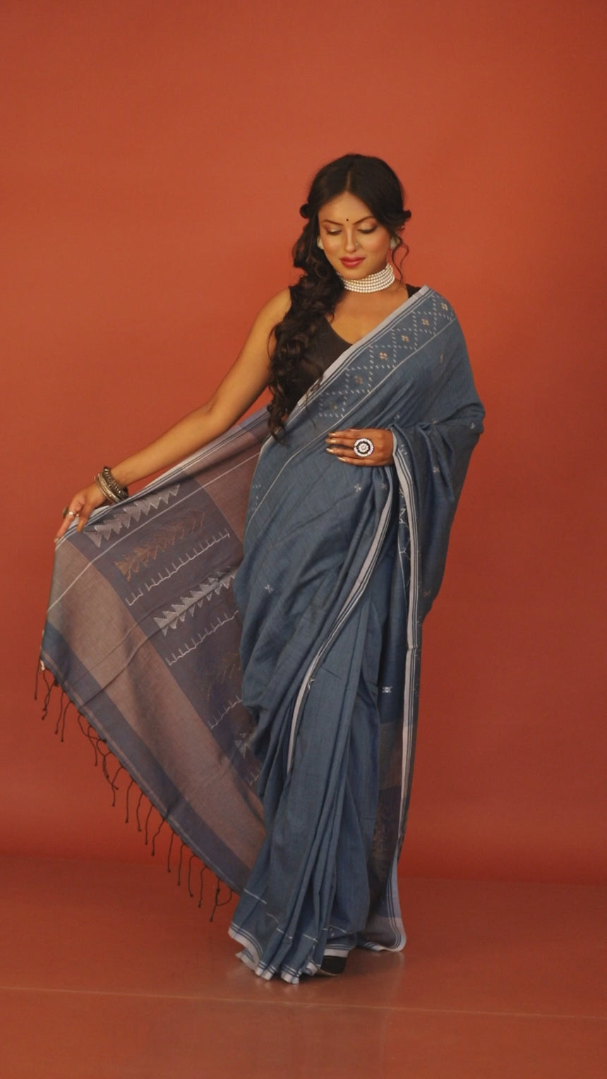 Explore the Blue colour in cotton handwoven jamdani sarees  video